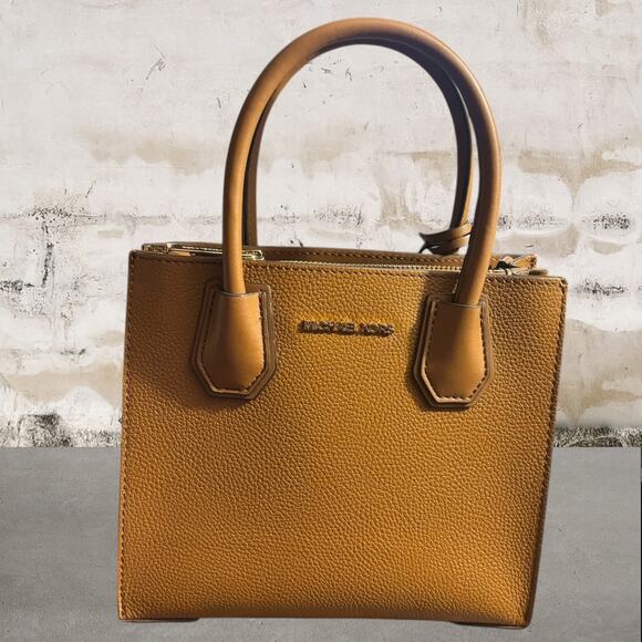 Michael Kors NWOT Mercer Medium Pebbled Leather Crossbody Bag in Luggage - Picture 3 of 8